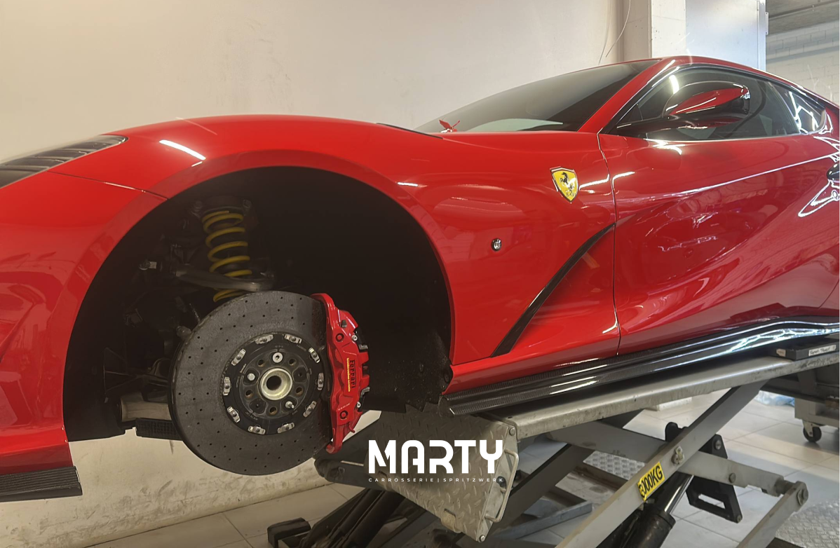 Luxusfahrzeuge in der Werkstatt – Ferrari, Lamborghini & Co. bei Carrosserie Marty